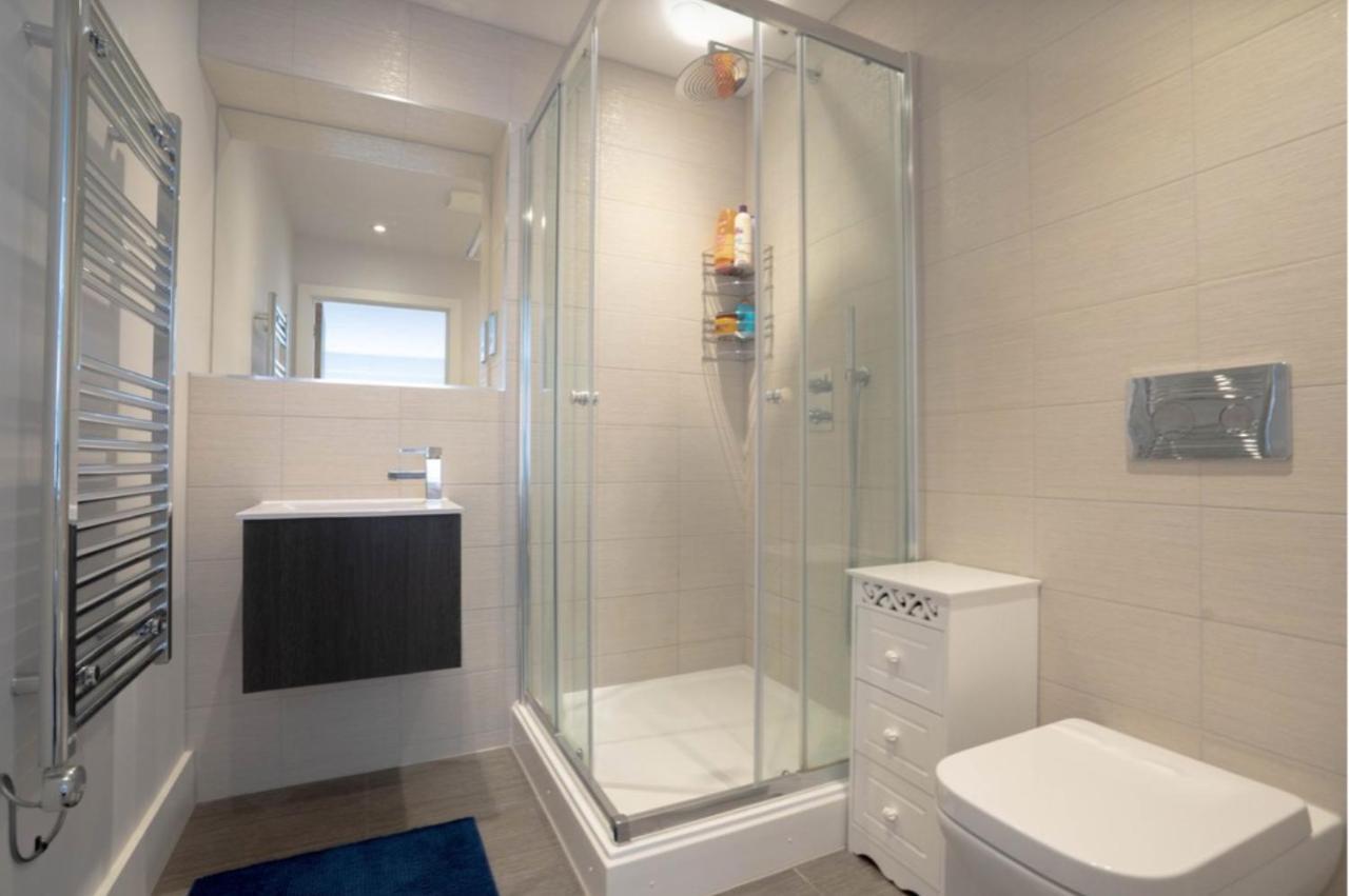 Gorgeous Spacious 2 Bed 2 Bath Apartment Leicester Exterior photo