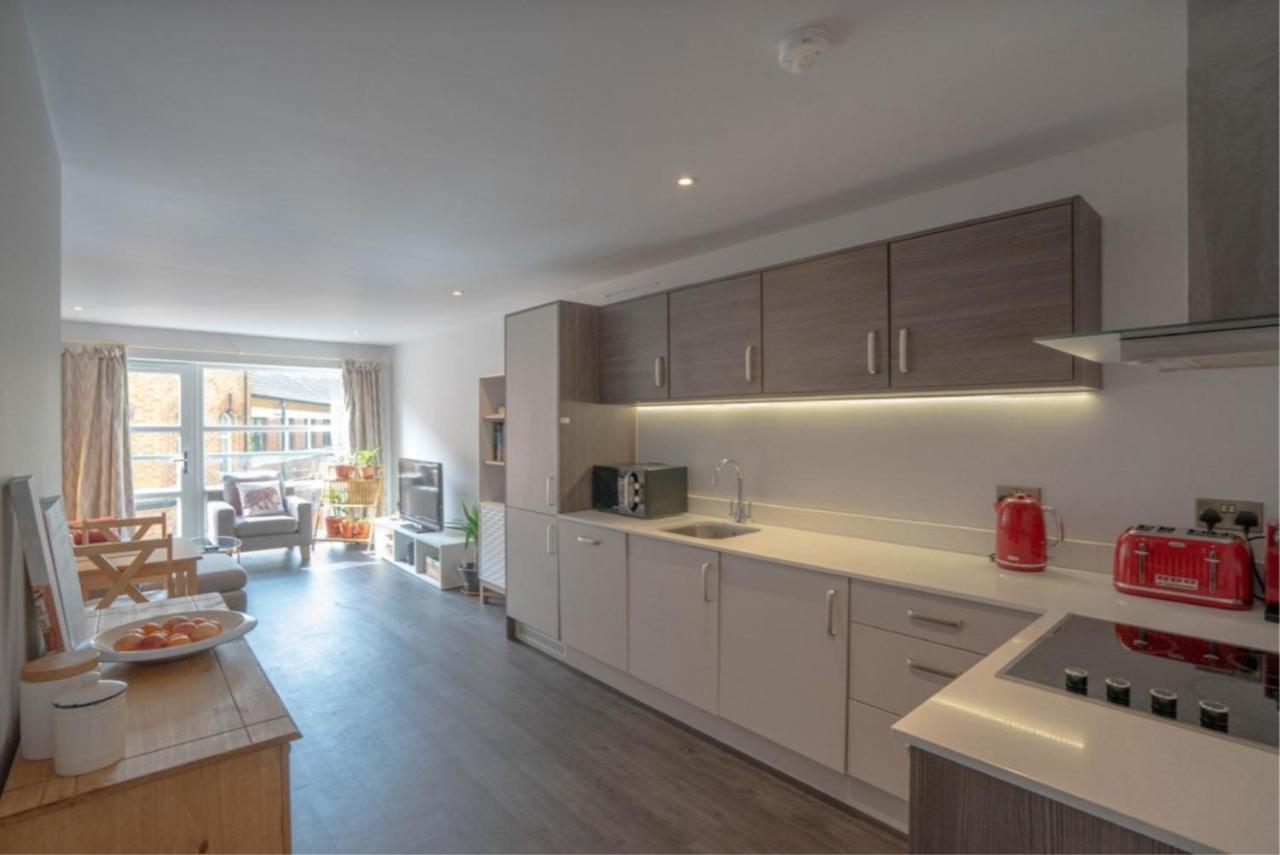 Gorgeous Spacious 2 Bed 2 Bath Apartment Leicester Exterior photo